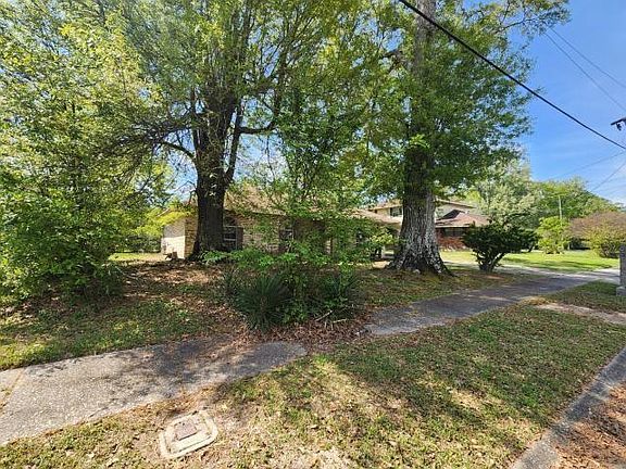 4th image of 6040 W Perimeter Dr