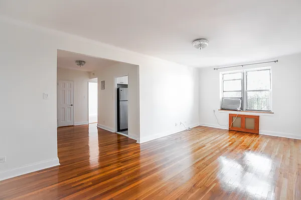 Rented by Universal Realty Group | media 1