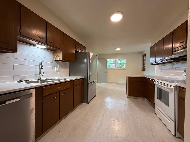 4630 Macky Way — Photo 4
