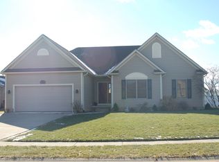 1421 W Chester Dr, Louisville, OH 44641