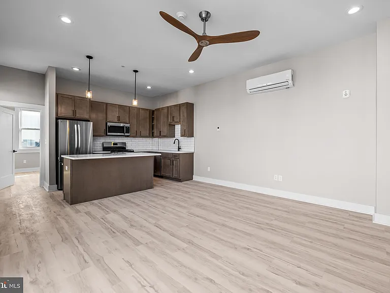 400 S Conkling St #6 — Photo 7