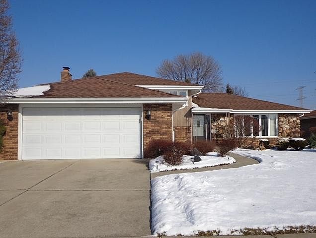 1st image of 7638 W Chestnut Dr