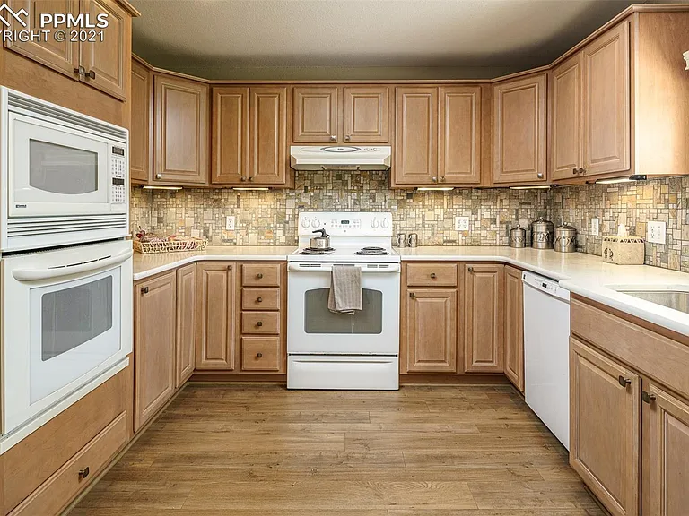 1025 Jupiter Dr — Photo 6