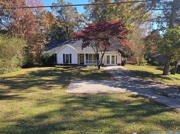 3492 Winchester Rd E, New Market, AL 35761