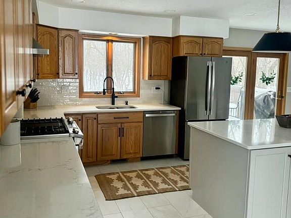 2nd image of 26 Jonathon Dr
