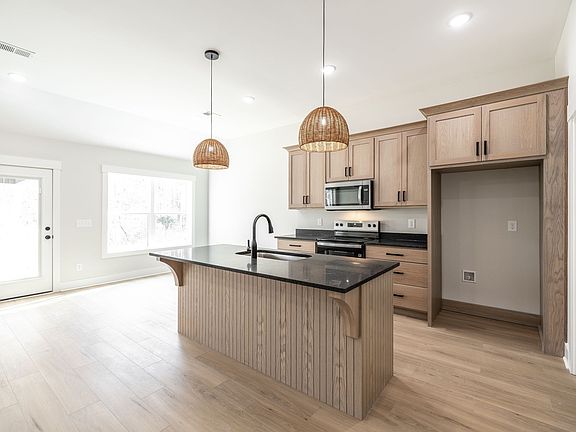 5th image of 4113 Hereford Dr Lot 68