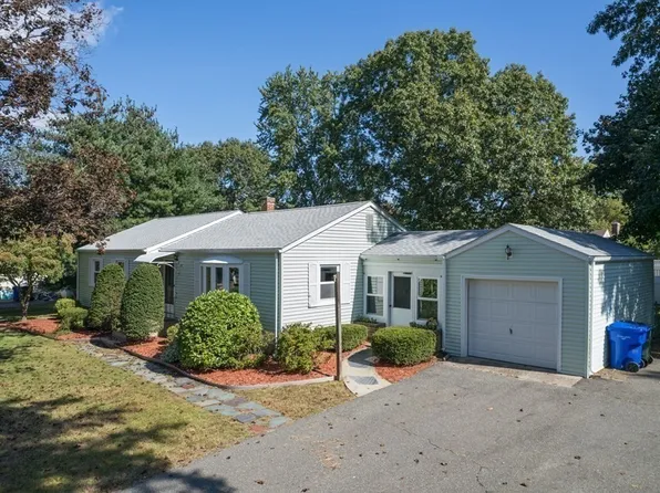99 Bacon Rd, Springfield, MA 01119