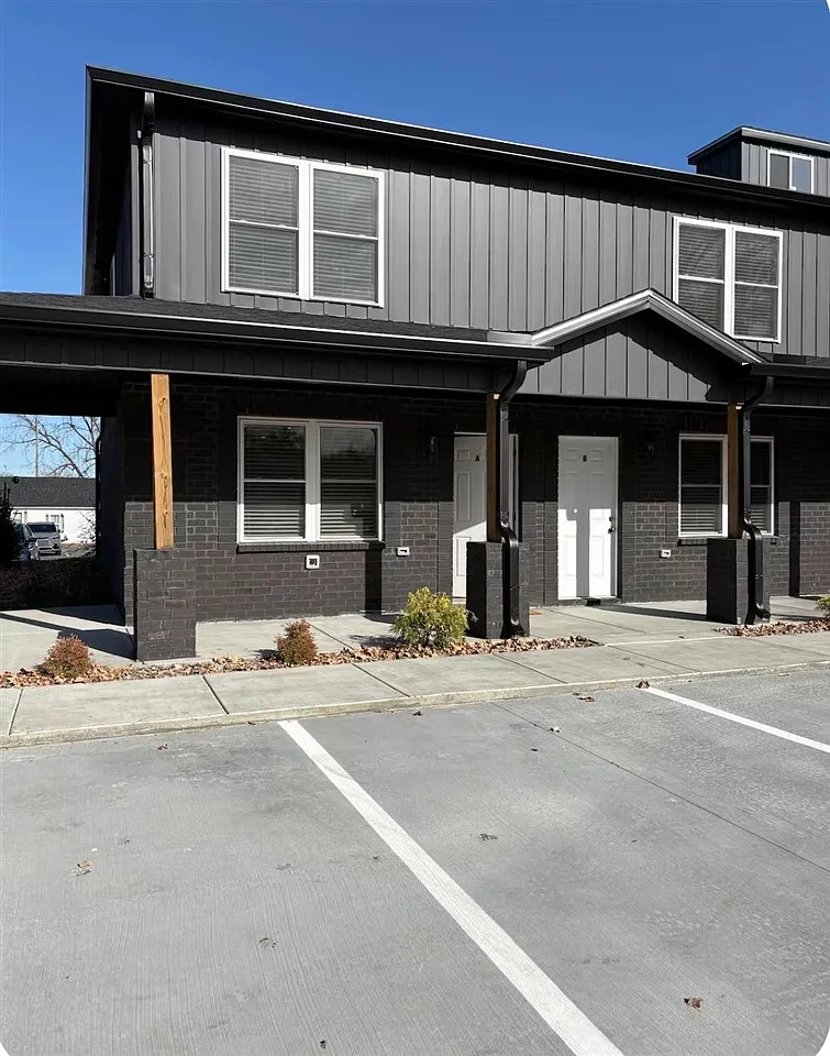 2 bed, 1000 sqft, $1,100 — Photo 1