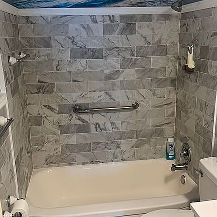 2nd image of 3233 NE 34th St APT 1006