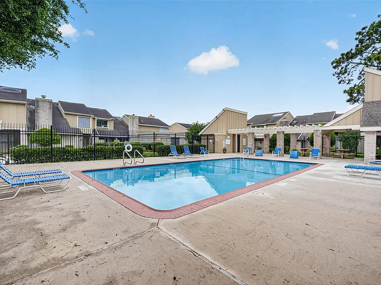 2340 Woodland Park Dr #113 — Photo 48