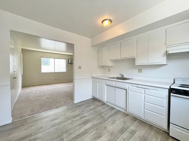 1417 T Street — Photo 5