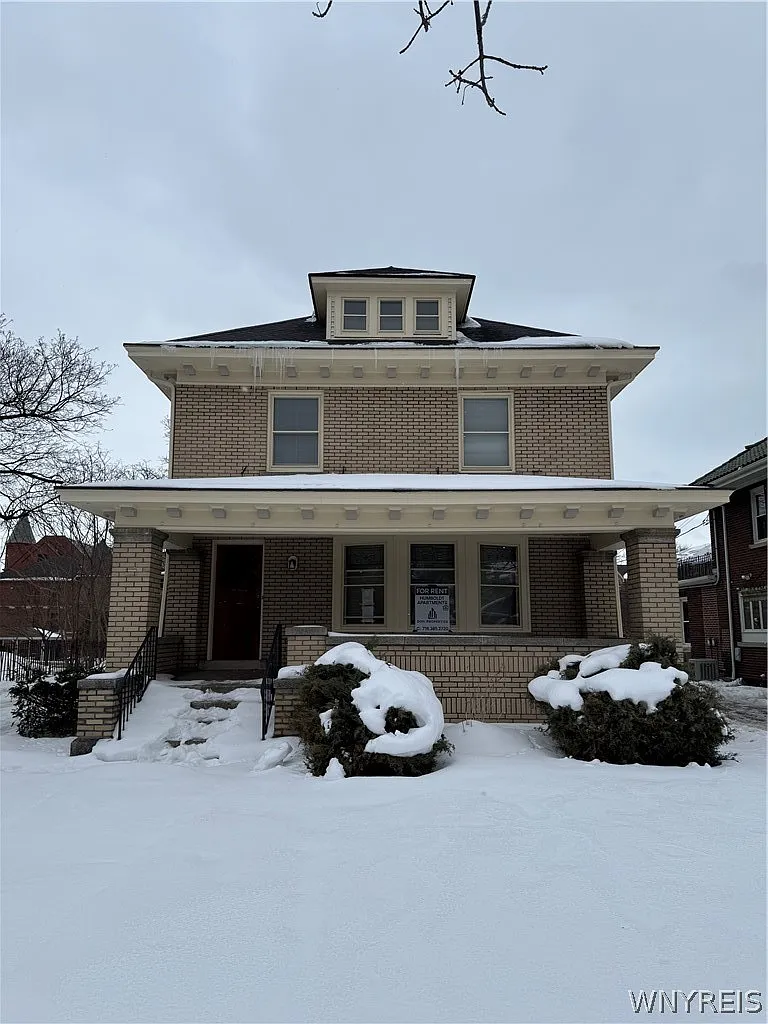2 bed, 1.0 bath, 1265 sqft, $1,650 — Photo 1