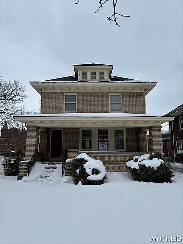 121 W Humboldt Pkwy #B Photo 1