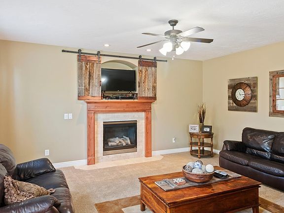 3rd image of 2873 W Rock Creek Dr