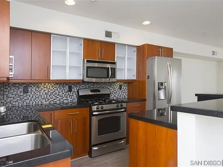 1708 National Ave — Photo 10