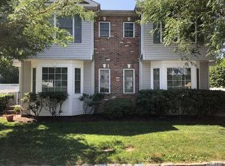 24B Pequot Ave, Port Washington, NY 11050