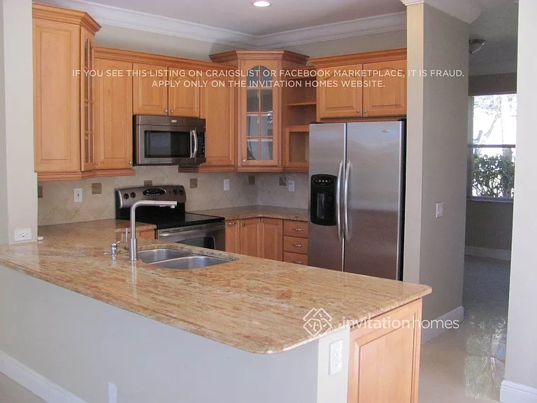864 Stanton Dr — Photo 3
