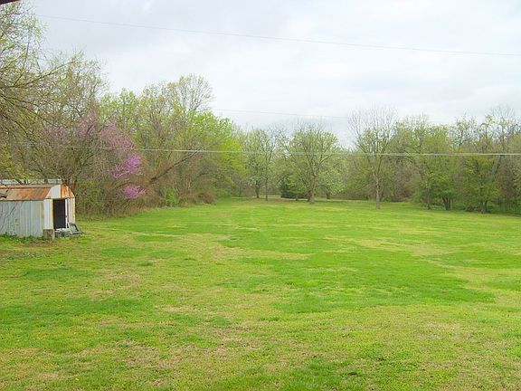 4th image of 4043 Parkview Dr