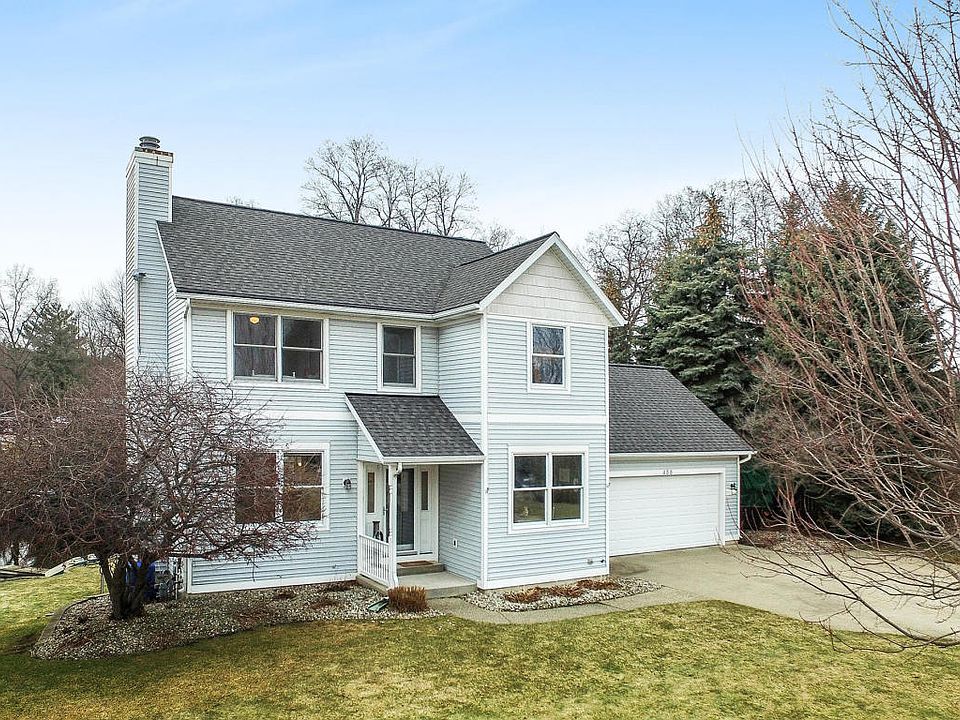 1st image of 458 Pine Wood Dr