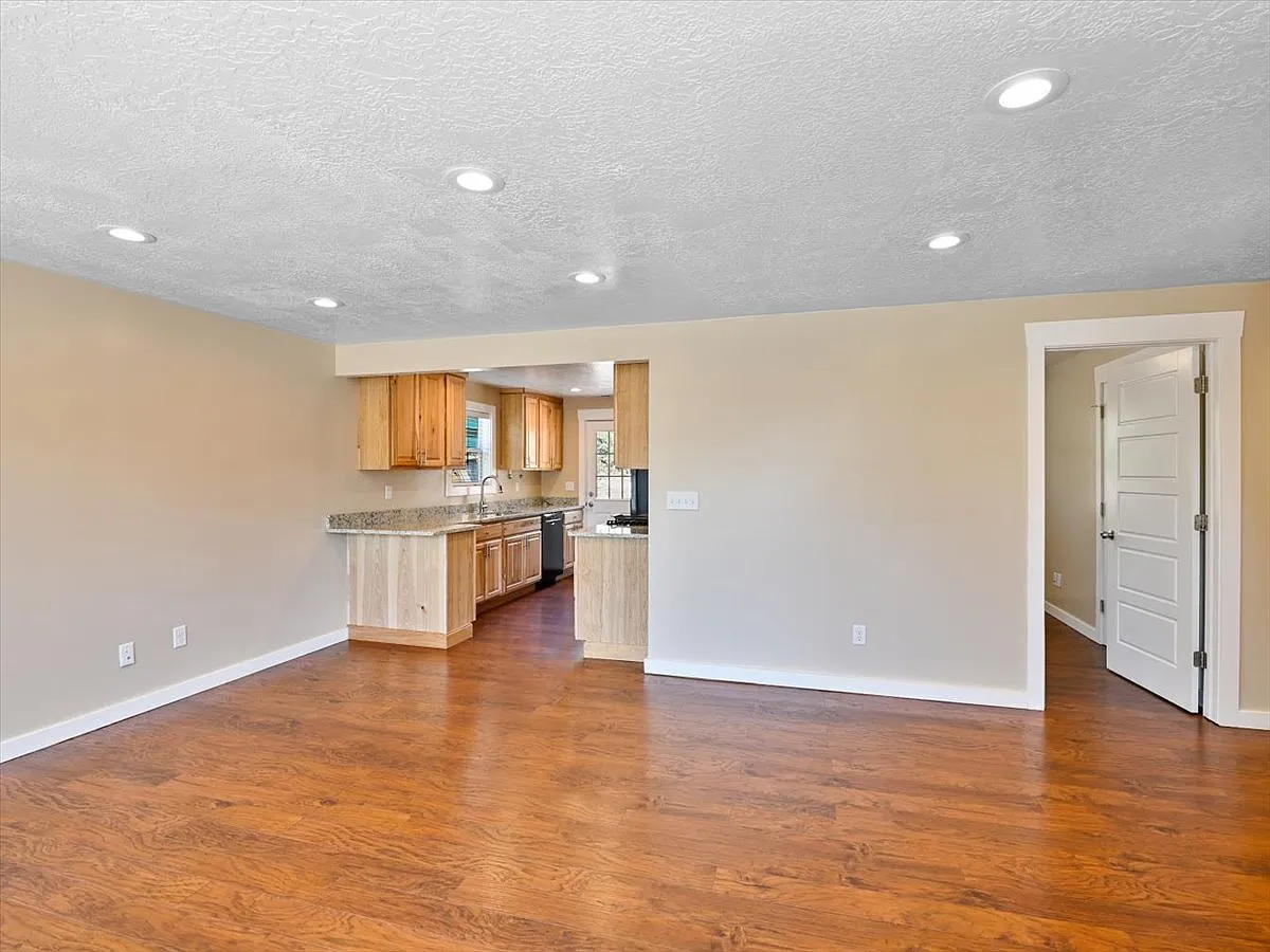 1245 Harrison Avenue - 1245 — Photo 4