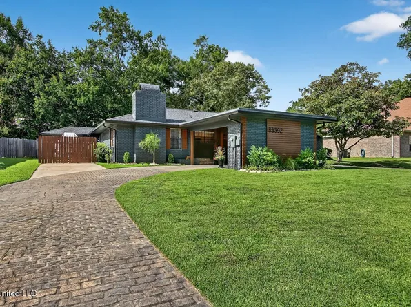 88392 Diamondhead Dr E, Diamondhead, MS 39525