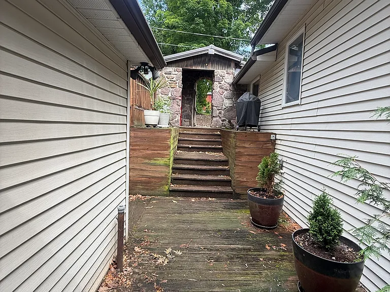 50 Walnut St — Photo 19