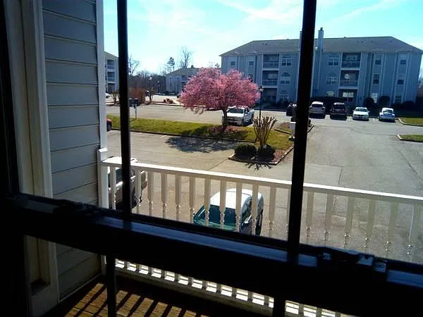 2 bed, 1016 sqft, $1,300 — Photo 3