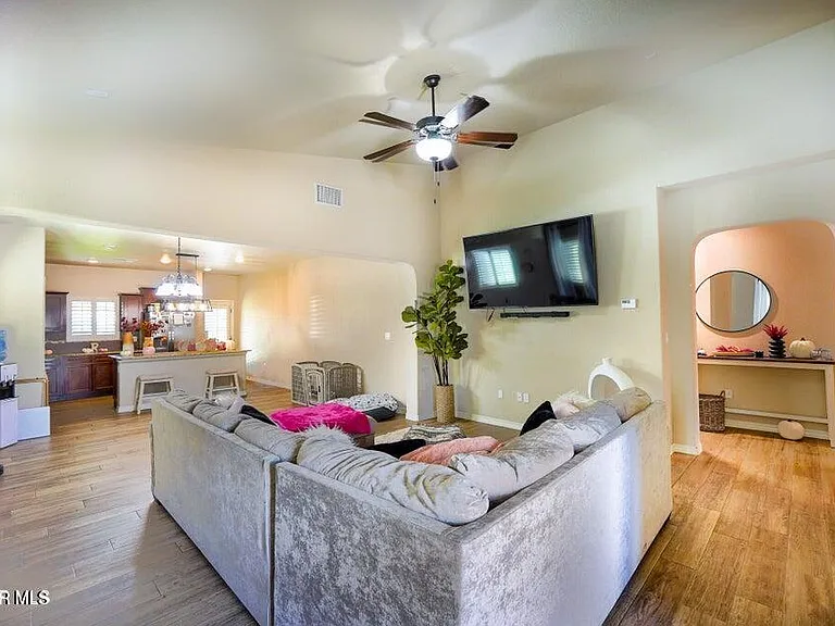 2105 Tim Foster St — Photo 4