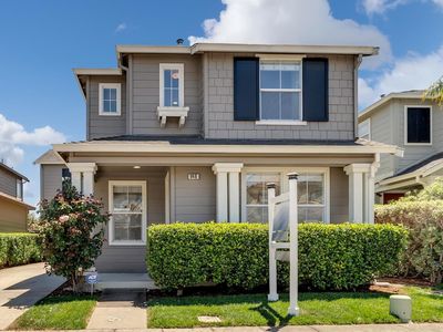 946 Baines St, East Palo Alto, CA, 94303