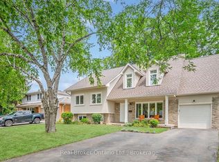 285 Surrey Dr, Oakville, ON L6L3T6