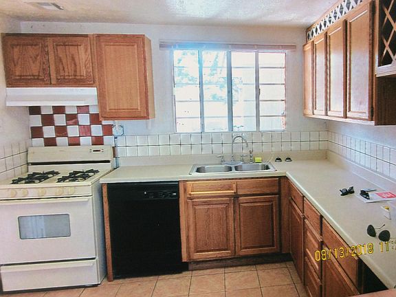 5th image of 3504 Cuervo Dr NE