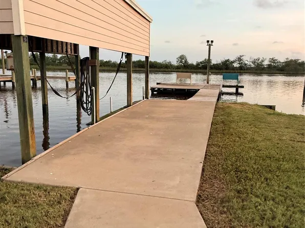 124 Seagull, Bay City, TX 77414
