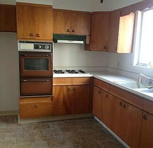 2nd image of 718 E 25th St