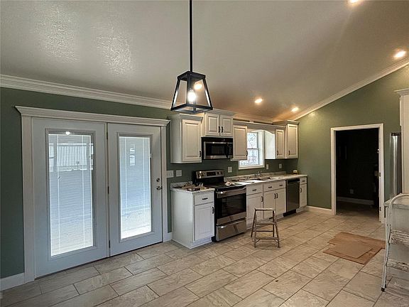 4th image of 2801 Bedoll Ave