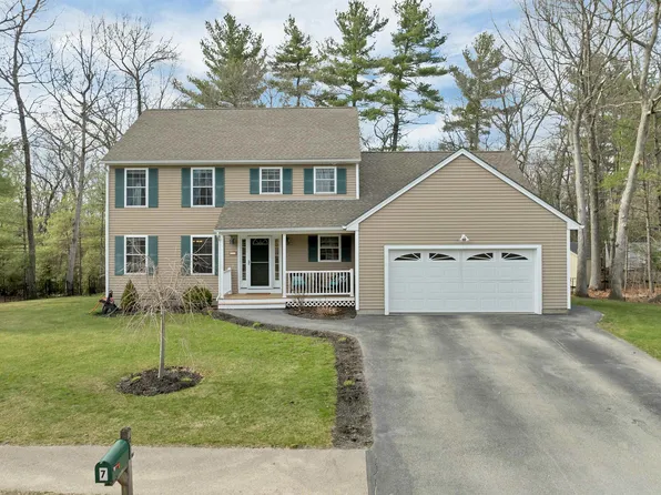 7 Leaor Circle, Hudson, NH 03051