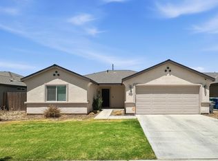 525 Mallard Dr, Delano, CA 93215