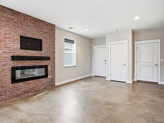 3rd image of 529 Foxtail Place