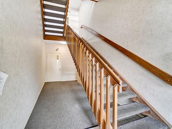 5th image of 220 Carrington Place