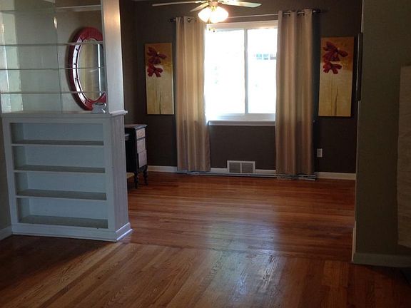 3rd image of 2656 Lakeside Dr