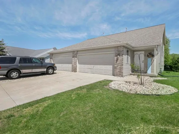 640 Tower Dr #1, Sun Prairie, WI 53590