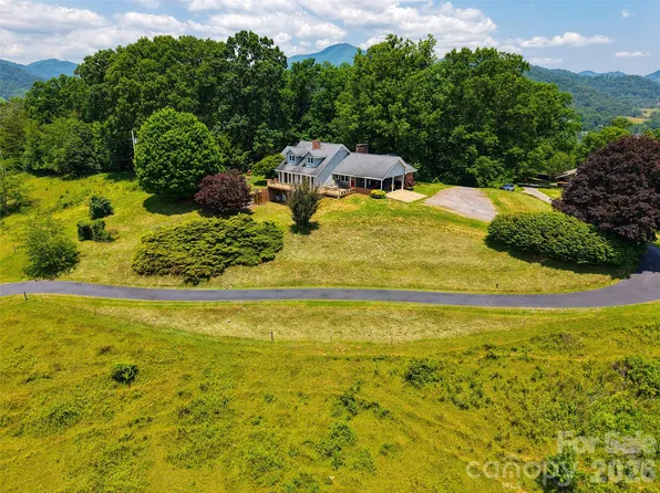 80 Gobblers Knob Dr, Clyde, NC 28721