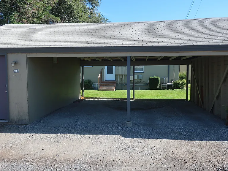 710 Monroe St #B — Photo 12
