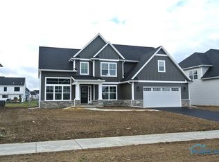 1014 Dwyer Dr, Perrysburg, OH 43551