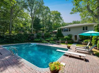 76 Bay View Dr W, Sag Harbor, NY 11963