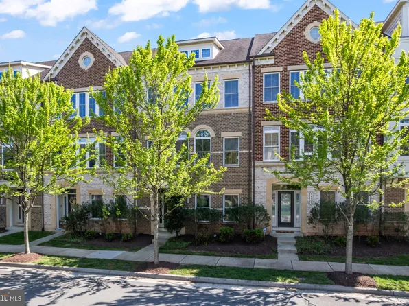 44711 Plympton Sq, Ashburn, VA 20147