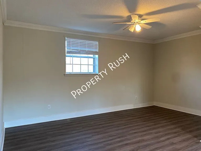 4727 Tessie Ln — Photo 12