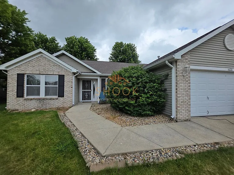 1620 Lionheart Ln — Photo 2