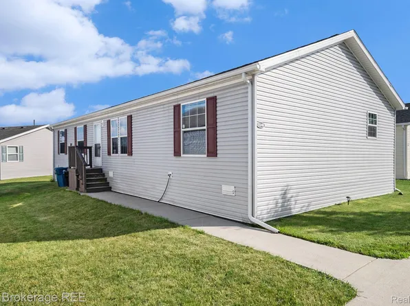 5248 Sheffield Dr, Holly, MI 48442