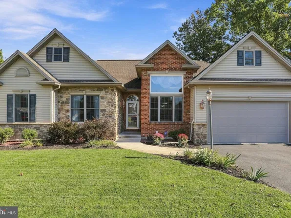 321 Chestnut Cir, Shippensburg, PA 17257