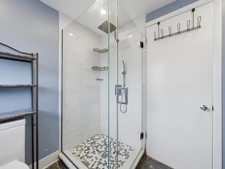 166 W Bradley St — Photo 4